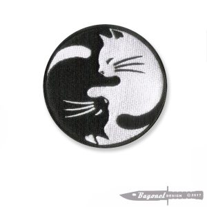 Ying Yang Cat Gaze Patch -  3 1/2" Merrowed Edge, Wax Backing (Iron-on - sew on) Kittens - Kitty Cat - Meow Meow